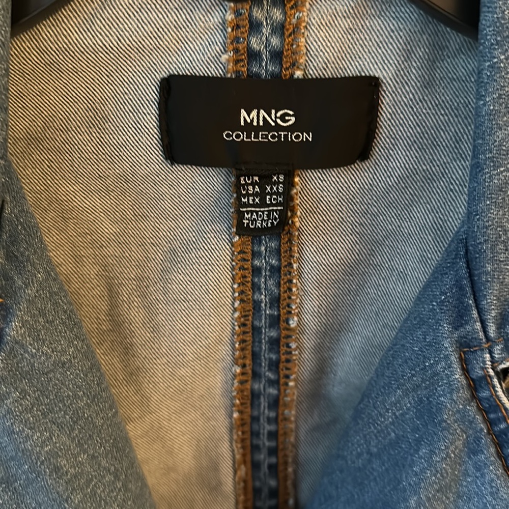 🛍️SALE🛍️ Mango Vintage Denim Cropped Moto Jacket - Picture 3 of 5